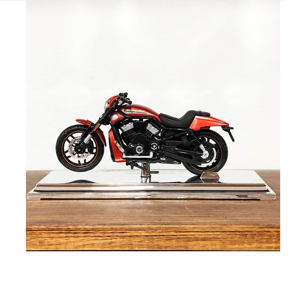 Maisto 1:18 Harley Davidson 2012 VRSCDX Night Rod Bike Motorcycle Model Orange 
